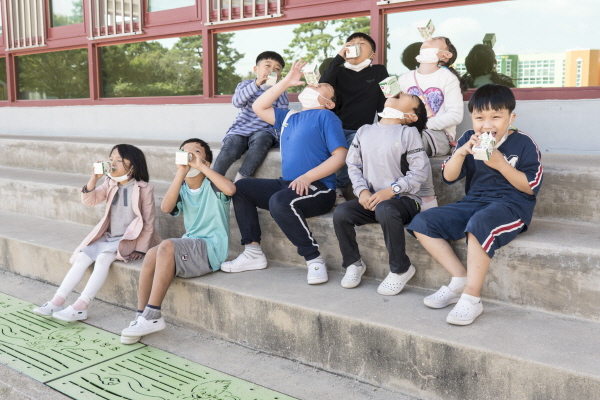 사창초등학교 우유급식 활동 사진